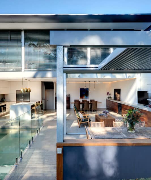 220 Original Retract Roof Partly retracted position. Architect Justin Loe Photo Michael Nicholson Photography
